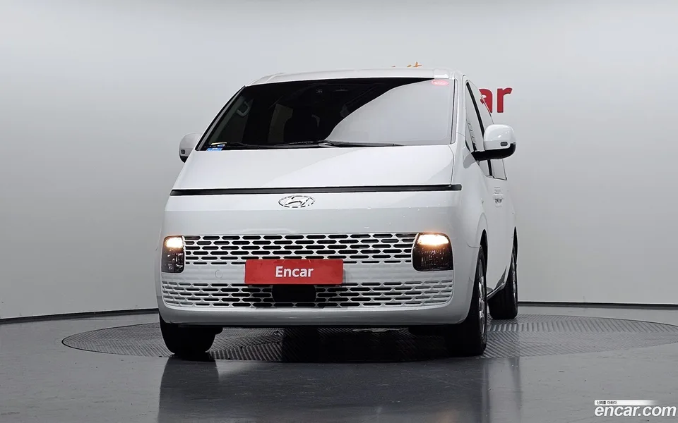 Hyundai Staria 9 2024 — миниатюра 3