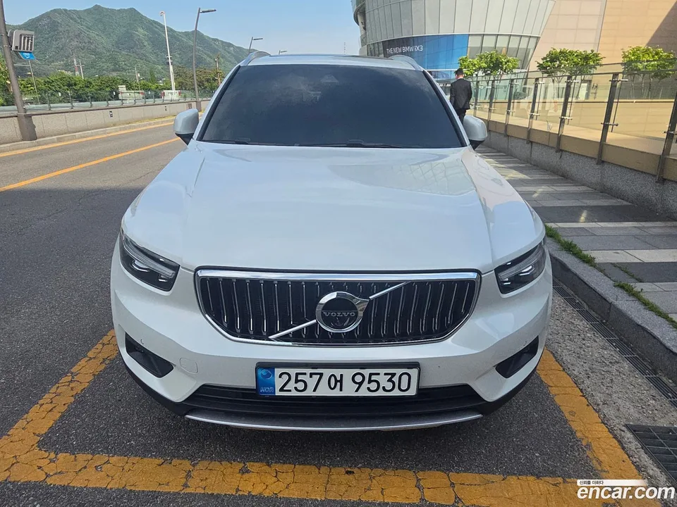 Volvo XC40 B4 2022 — миниатюра 3
