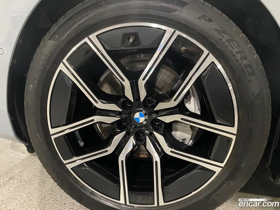 BMW 7 Series 740d xDrive M 2024 — thumbnail 5