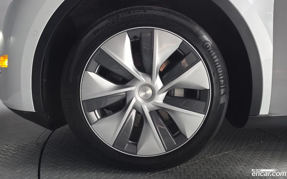 Tesla Model Y AWD 2022 — миниатюра 5