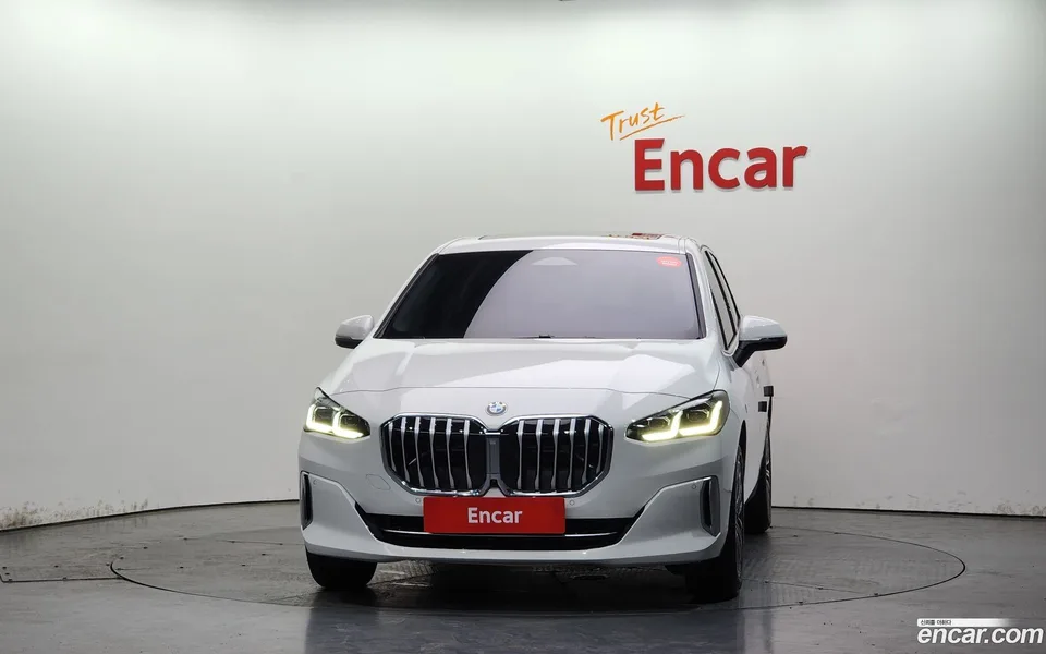 BMW 2 Series Active Tourer 220i 2024 — миниатюра 3