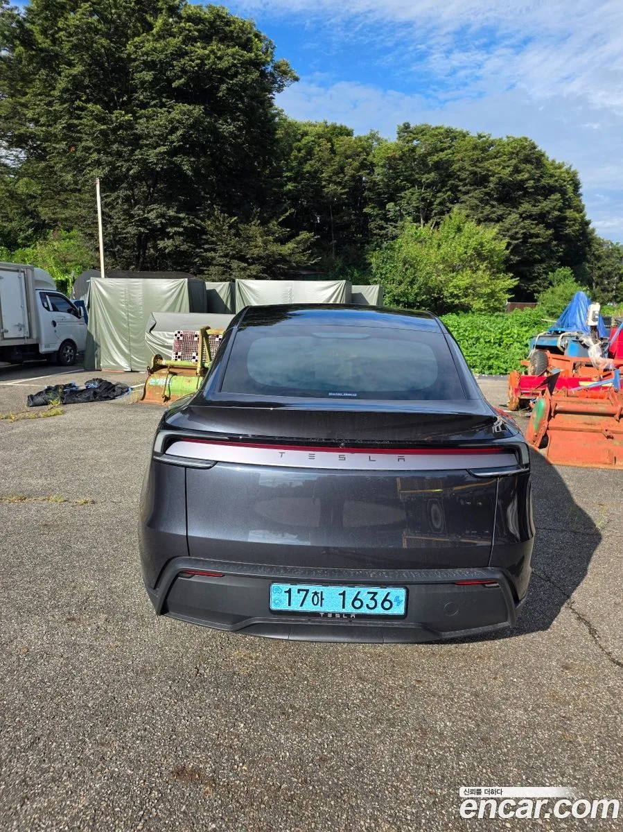 Tesla Model Y RWD 2025 — миниатюра 4