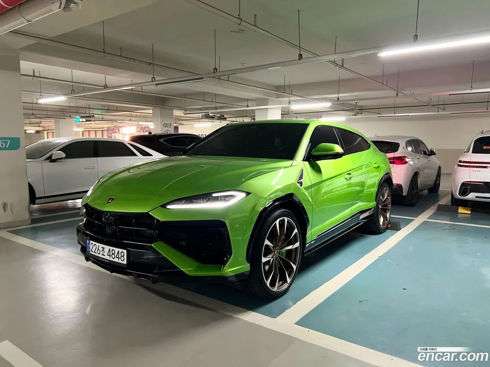 Lamborghini Urus 4.0 V8 SE 2025 — фото 1, купить с доставкой в Москву