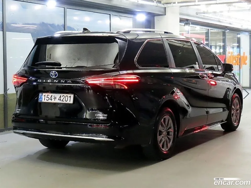Toyota Sienna 2.5 AWD 2024 — миниатюра 4