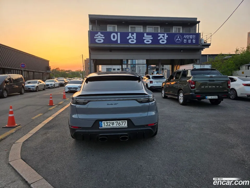 Porsche Cayenne 4.0 GT 2022 — миниатюра 3