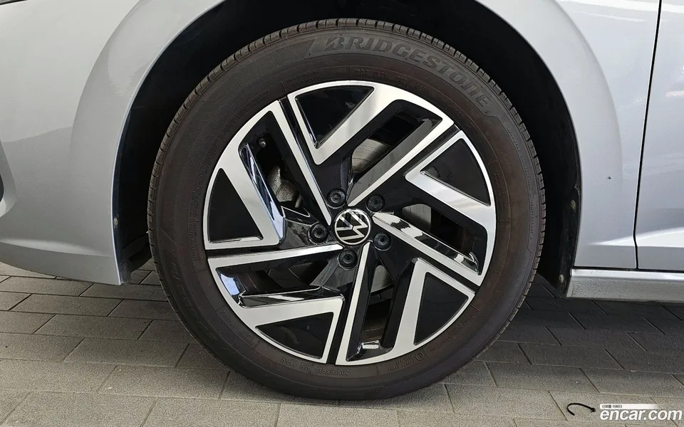 Volkswagen Jetta 1.5 TSI 2023 — миниатюра 5