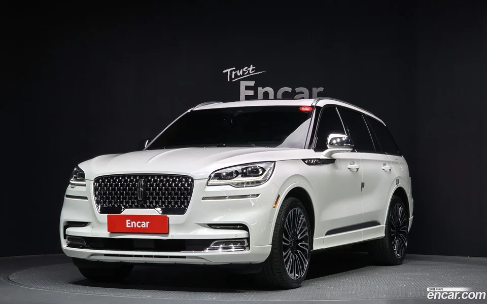 Lincoln Aviator 3.0 AWD 2022 — photo 1, buy with delivery to Moscow
