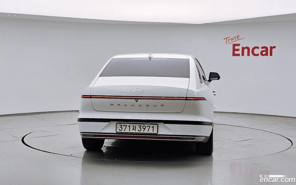 Hyundai Grandeur Hybrid 2024 — миниатюра 4