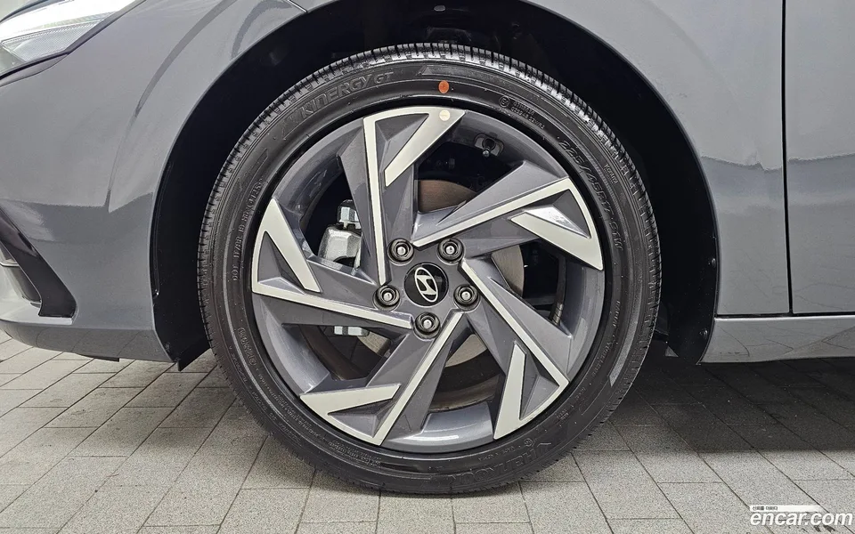 Hyundai Avante CN7 1.6 2025 — thumbnail 2