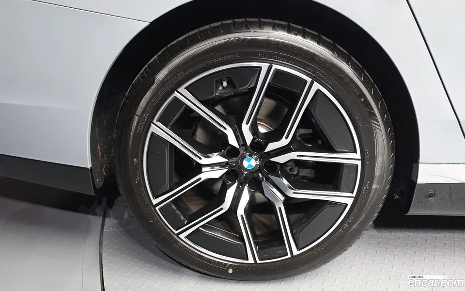 BMW 7 Series 740d xDrive M 2025 — миниатюра 5