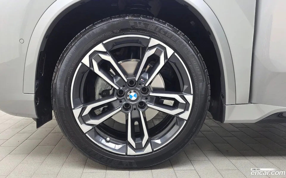 BMW X1 xDrive 20i xLine 2025 — миниатюра 5