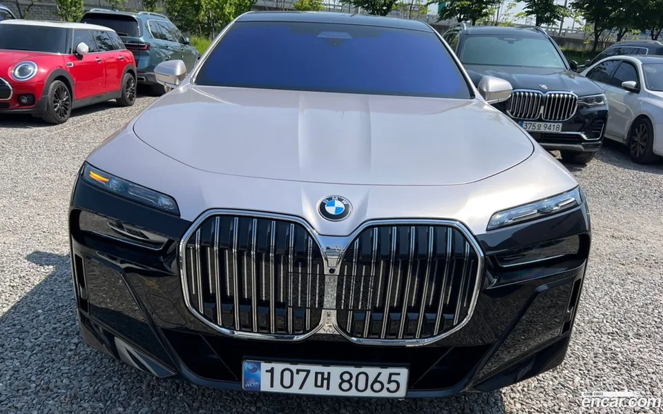 BMW 7 Series 740i xDrive M 2024 — миниатюра 3