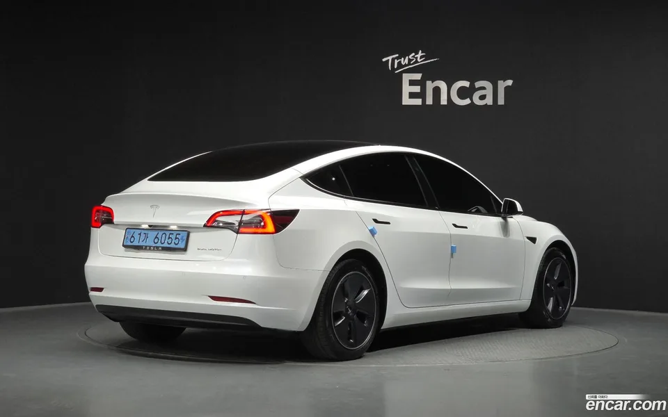 Tesla Model 3 AWD 2022 — миниатюра 2