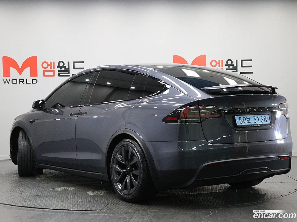Tesla Model X AWD 2023 — миниатюра 4