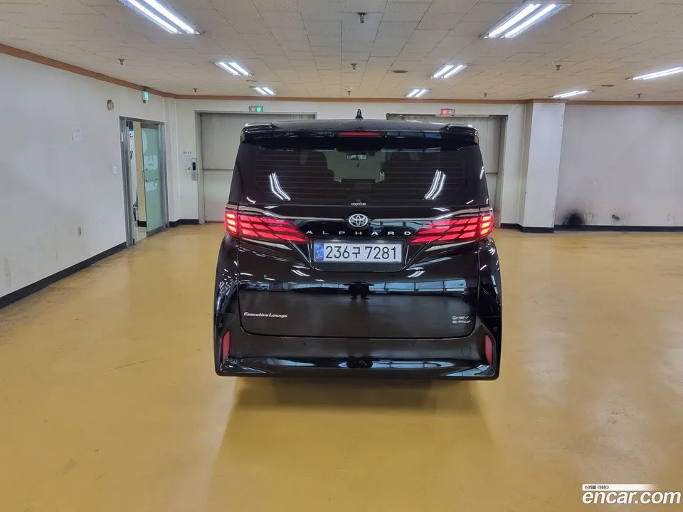 Toyota Alphard 2.5 HEV AWD 2024 — миниатюра 4