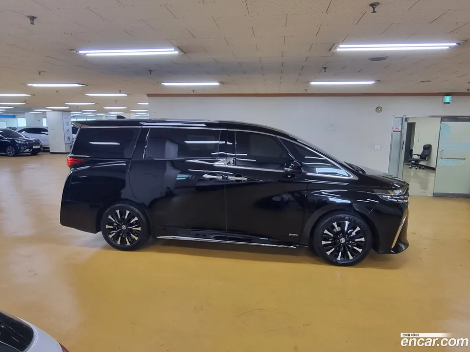 Toyota Alphard 2.5 HEV AWD 2024 — миниатюра 5
