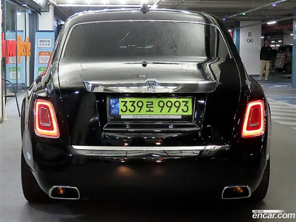 Rolls-Royce Phantom 6.7 EWB V12 2024 — миниатюра 2