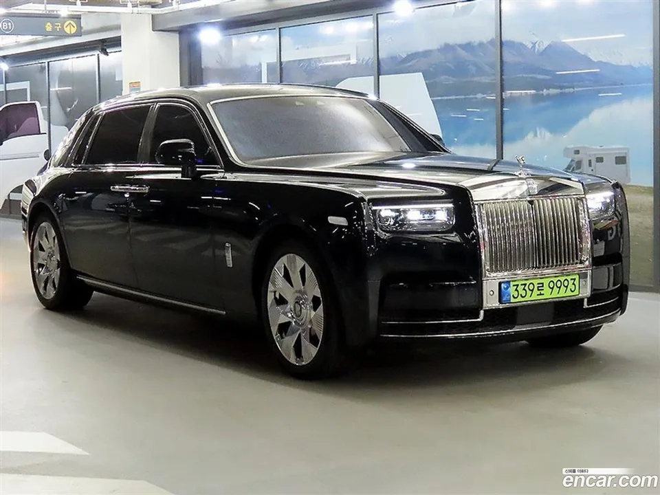 Rolls-Royce Phantom 6.7 EWB V12 2024 — фото 1, купить с доставкой в Москву