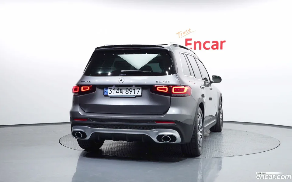 Mercedes-Benz GLB-Class AMG GLB35 4MATIC 2023 — миниатюра 4