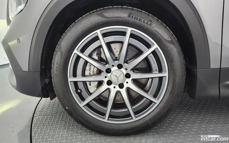 Mercedes-Benz GLB-Class AMG GLB35 4MATIC 2023 — миниатюра 5