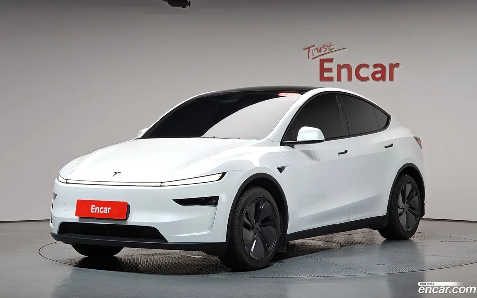 Tesla Model Y RWD 2025 — фото 1, купить с доставкой в Москву