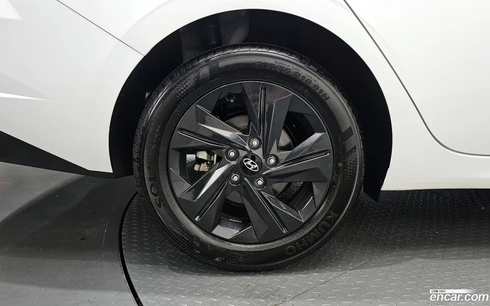 Hyundai Avante 1.6 2022 — миниатюра 2