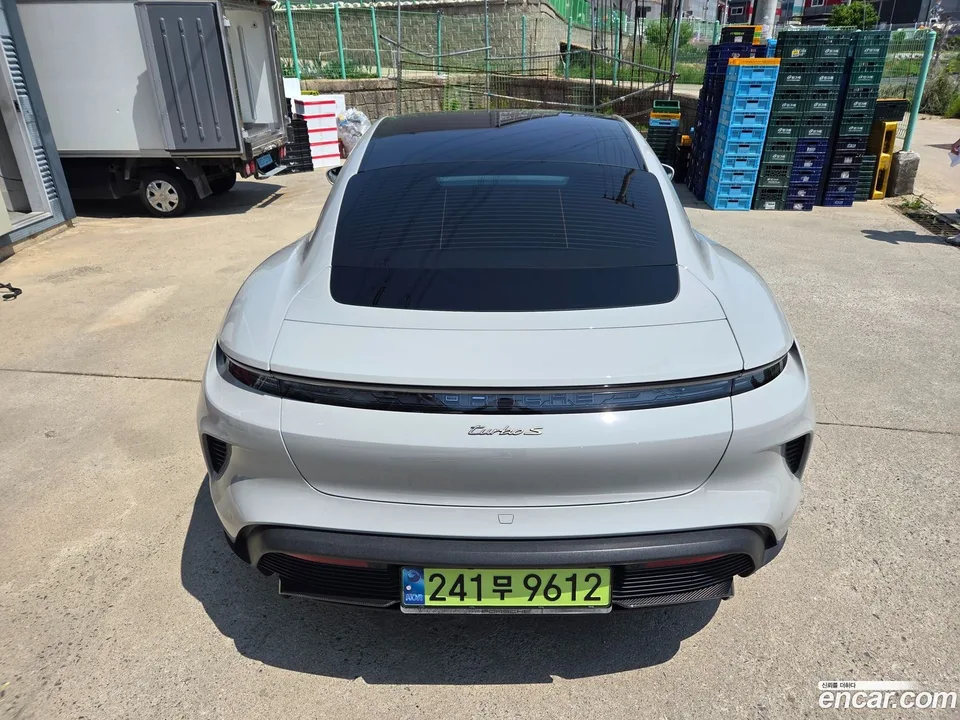 Porsche Taycan S 2024 — миниатюра 3