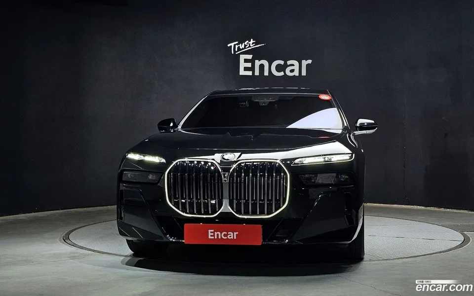 BMW 7 Series 740i xDrive M 2025 — thumbnail 3
