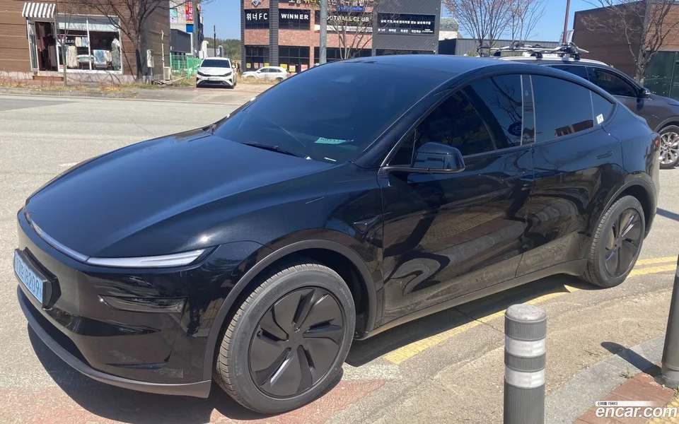Tesla Model Y RWD 2026 — миниатюра 3