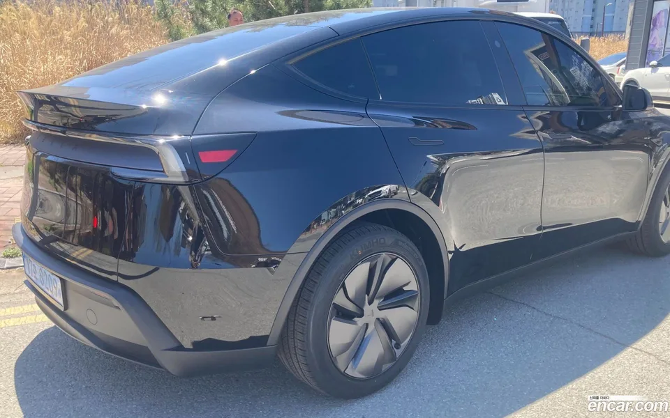 Tesla Model Y RWD 2026 — миниатюра 4