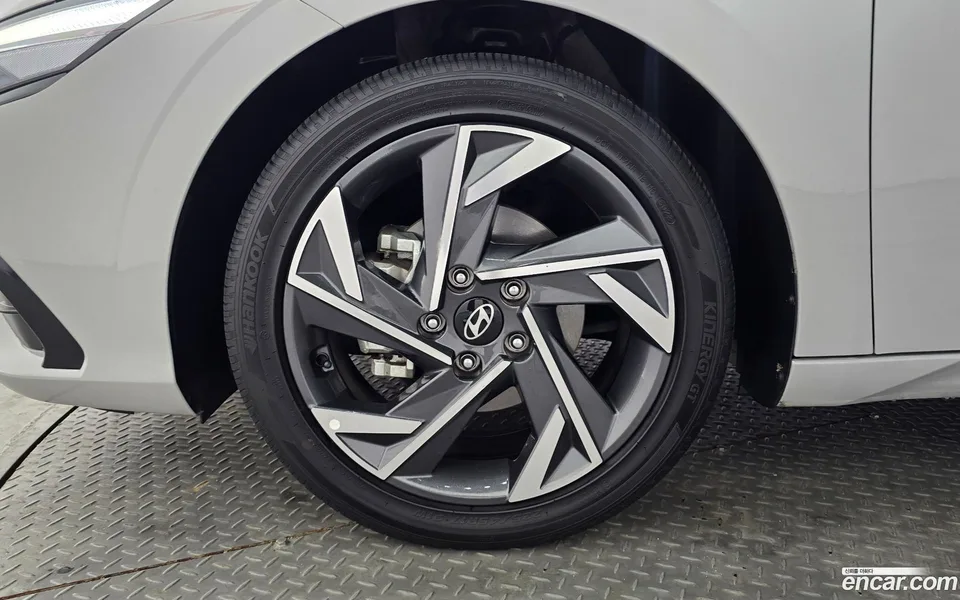 Hyundai Avante CN7 Hybrid 2024 — миниатюра 5
