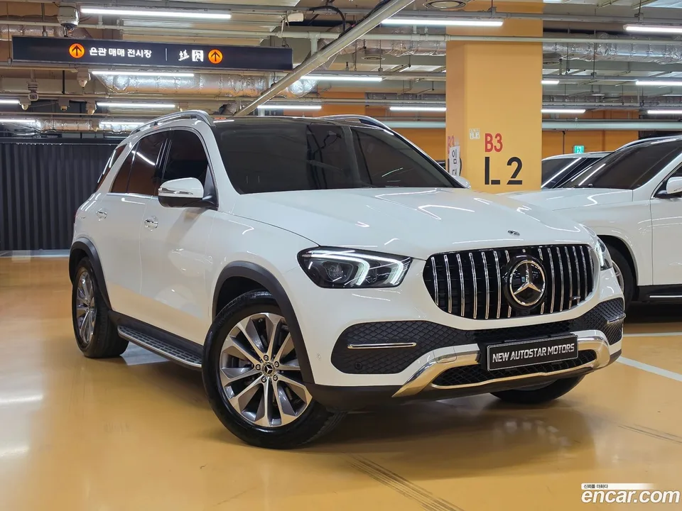 Mercedes-Benz GLE-Class GLE300d 4MATIC 2022 — фото 1, купить с доставкой в Москву