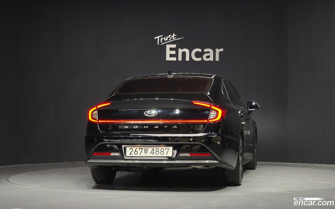 Hyundai Sonata Hybrid 2023 — 4