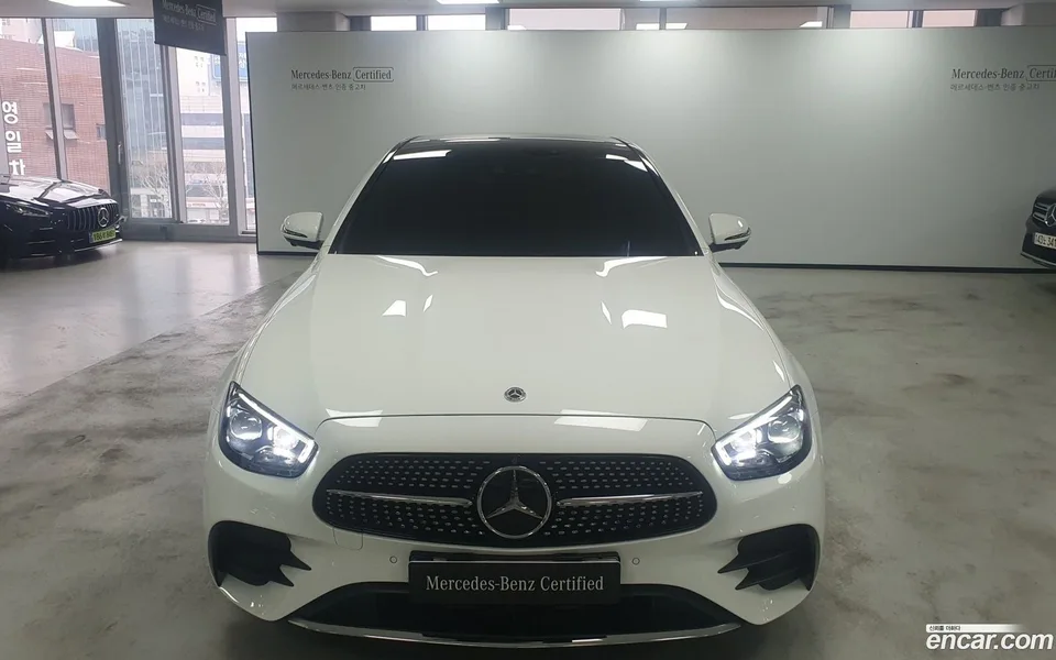 Mercedes-Benz E-Class E350 4MATIC AMG Line 2022 — миниатюра 3