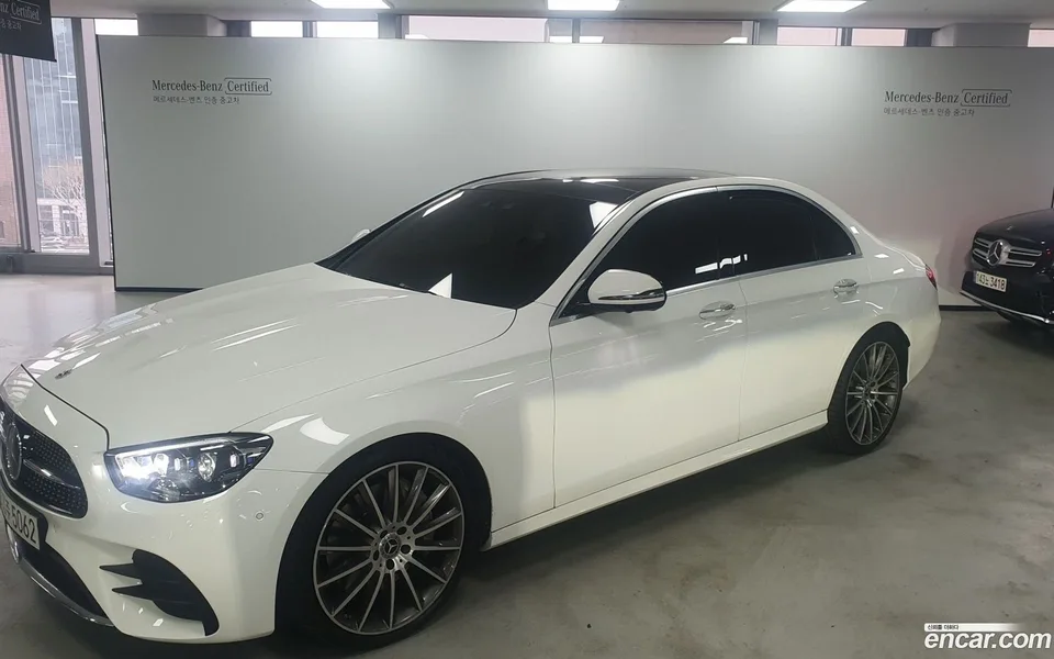 Mercedes-Benz E-Class E350 4MATIC AMG Line 2022 — фото 1, купить с доставкой в Москву
