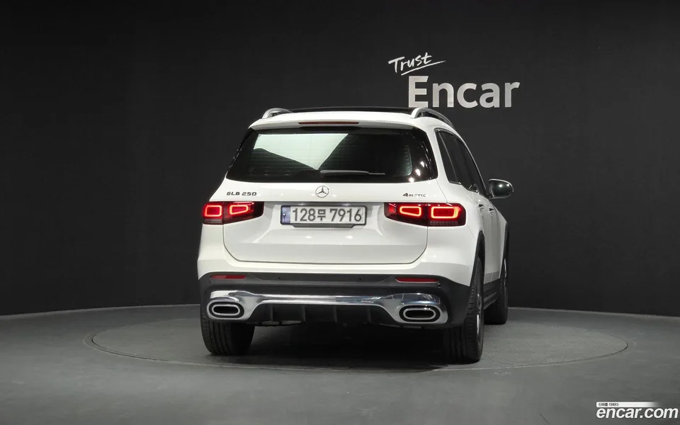 Mercedes-Benz GLB-Class GLB250 4MATIC 2023 — миниатюра 4