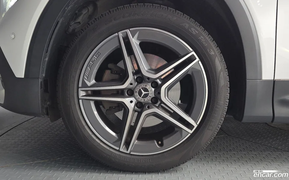 Mercedes-Benz GLB-Class GLB250 4MATIC 2023 — миниатюра 5