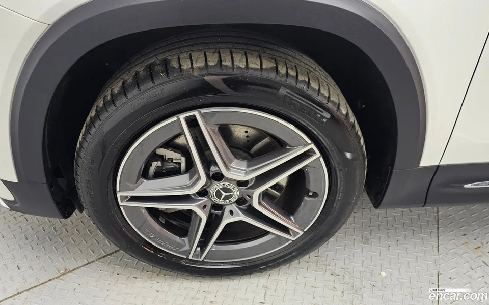 Mercedes-Benz GLB-Class GLB250 4MATIC 2025 — миниатюра 5