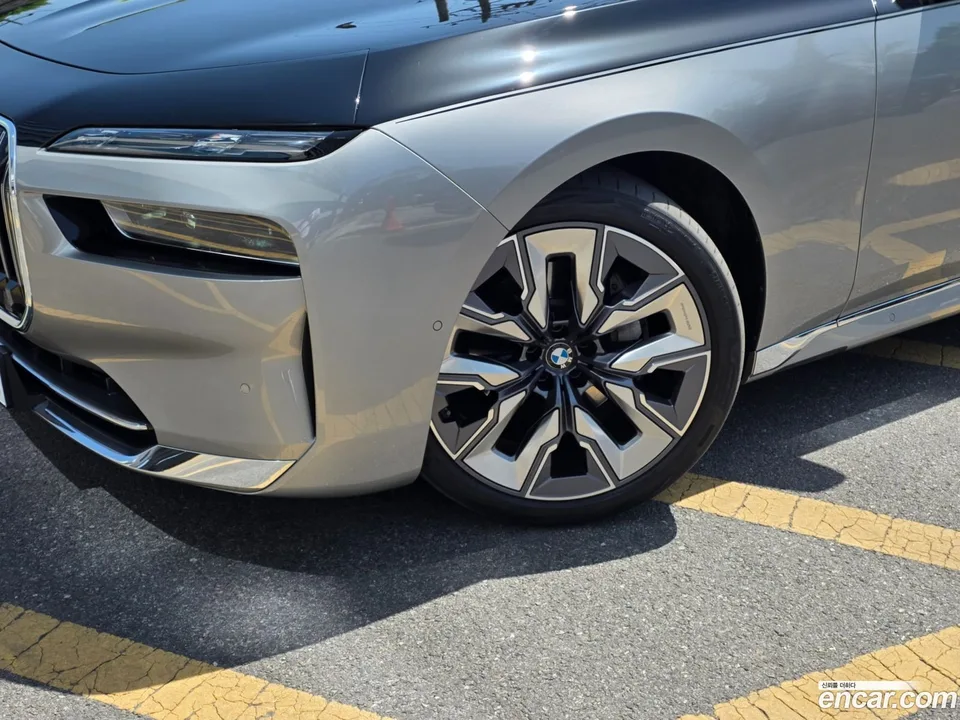 BMW 7 Series 740d xDrive 2024 — миниатюра 3