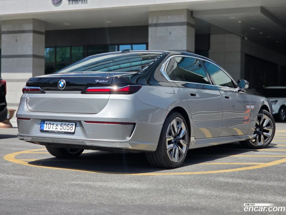 BMW 7 Series 740d xDrive 2024 — миниатюра 4