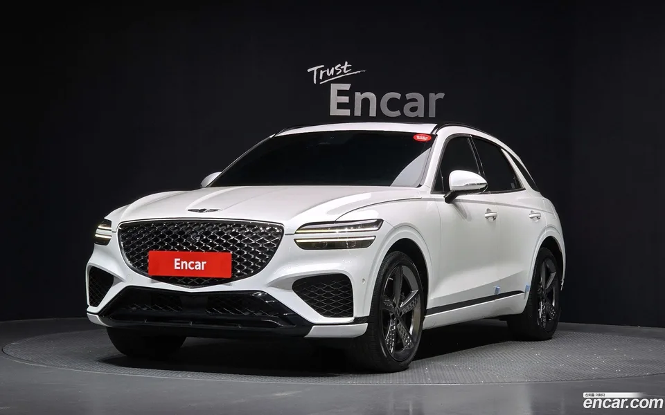 Genesis GV70 2.5T AWD 2022 — photo 1, buy with delivery to Moscow
