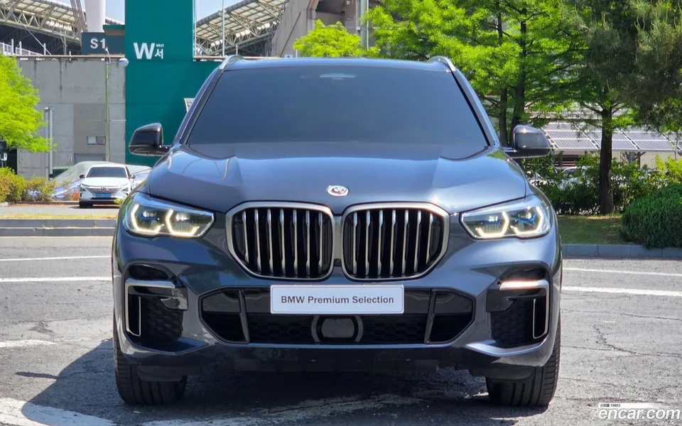 BMW X5 M50i 2022 — thumbnail 3