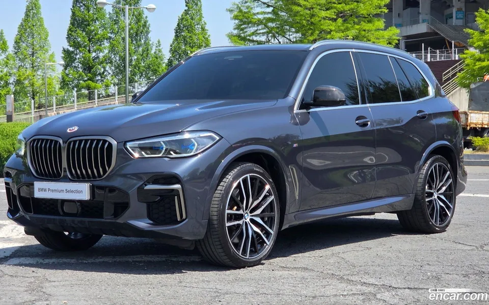 BMW X5 M50i 2022 — photo 1, buy with delivery to Moscow