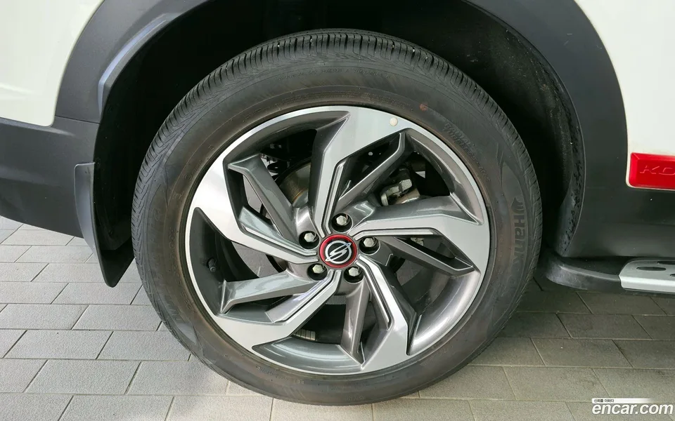 KG Mobility Korando 1.5 4WD C7 2023 — миниатюра 2