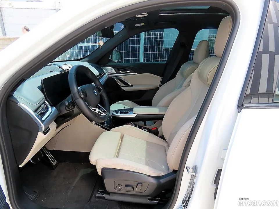 BMW X1 xDrive 20i M 2025 — миниатюра 5