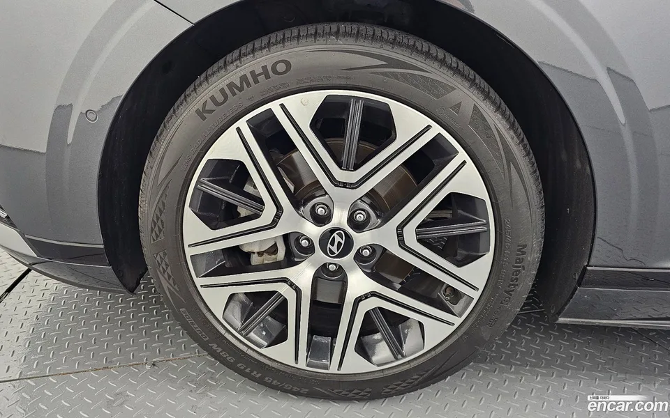 Hyundai Grandeur 2.5 2WD 2023 — миниатюра 2