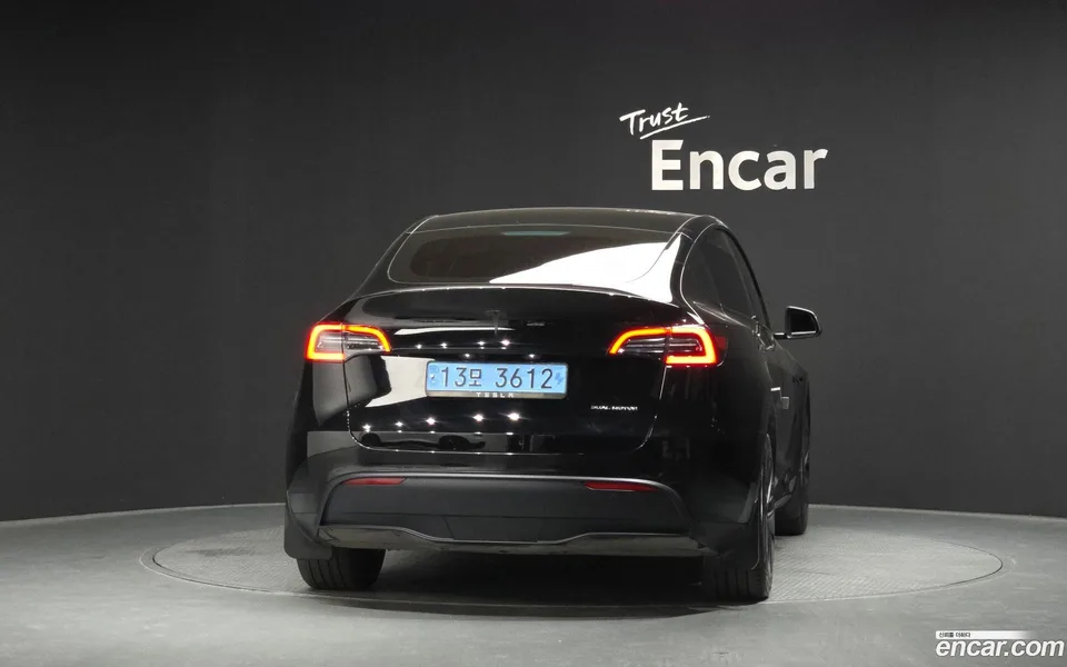 Tesla Model Y AWD 2024 — миниатюра 4