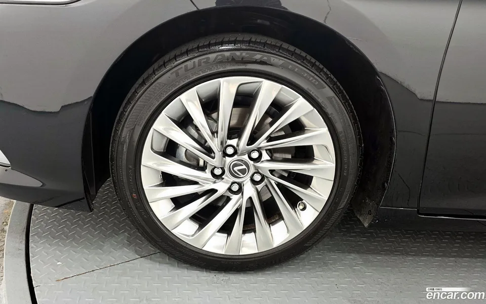 Lexus ES 300h 2023 — миниатюра 5