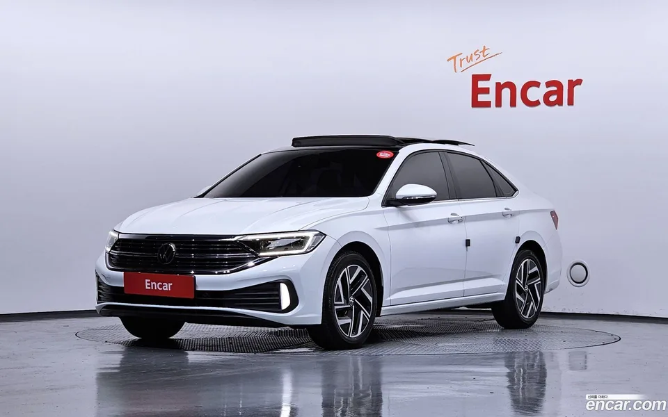 Volkswagen Jetta 1.5 TSI 2022 — photo 1, buy with delivery to Moscow