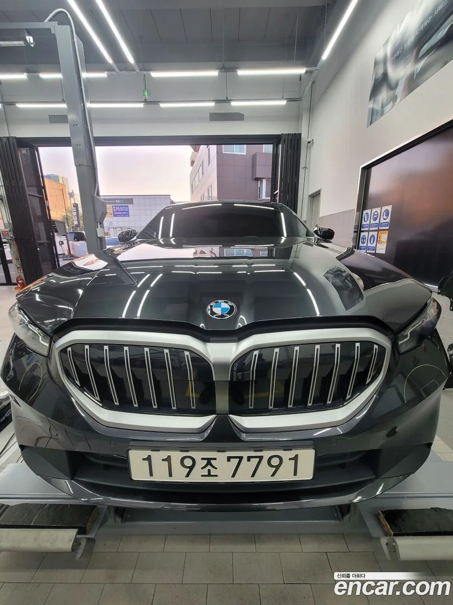 BMW 5 Series 520i 2025 — фото 1, купить с доставкой в Москву